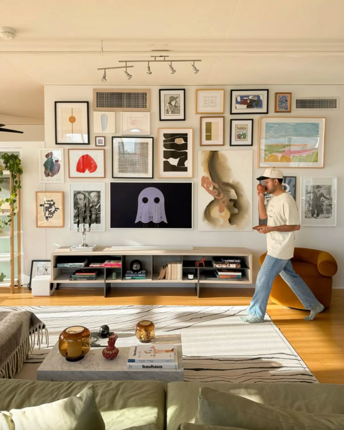 How to Build a Gallery Wall